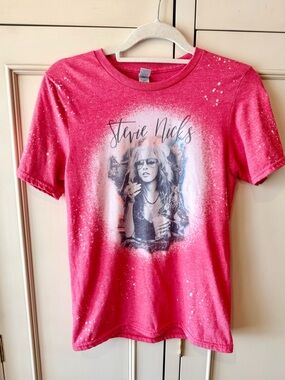 Stevie Nicks T shirt. Red Graphic tee. Size Small. Great condition.🦋🦋